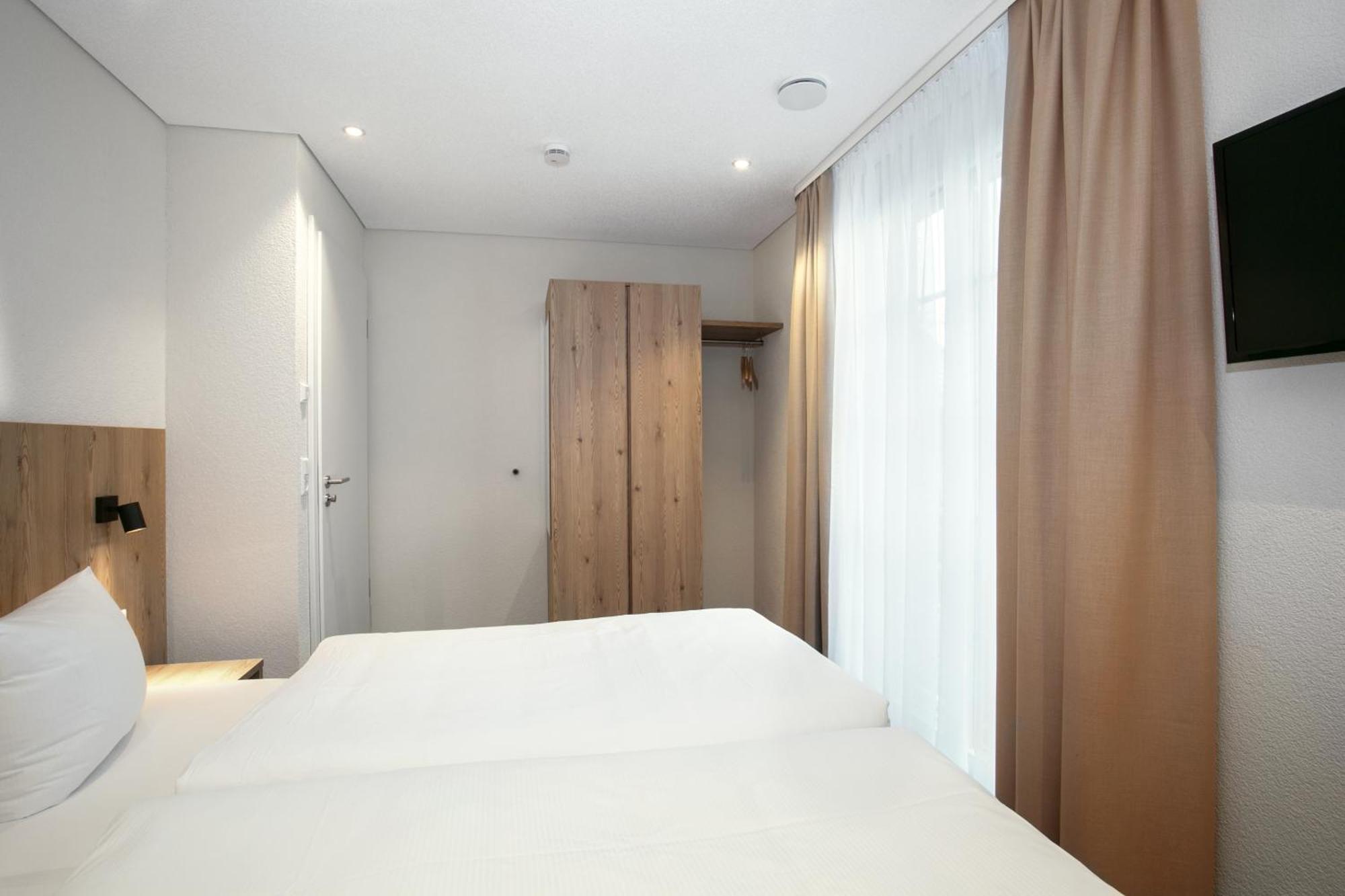 Hotel-Gasthaus Engel Luttingen 라우펜부르크 객실 사진