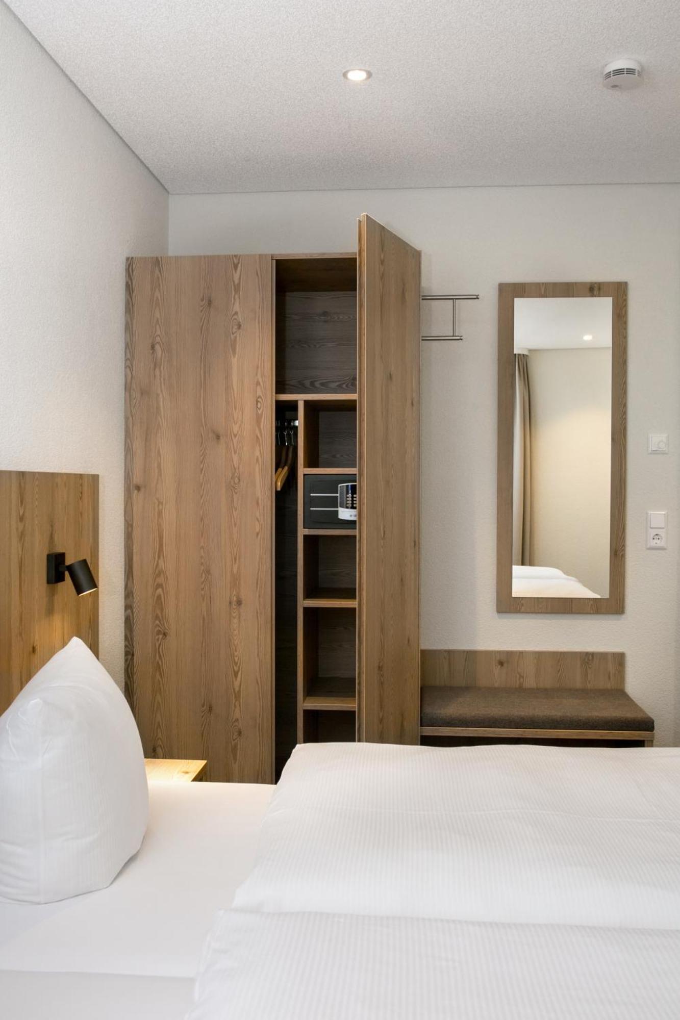 Hotel-Gasthaus Engel Luttingen 라우펜부르크 객실 사진